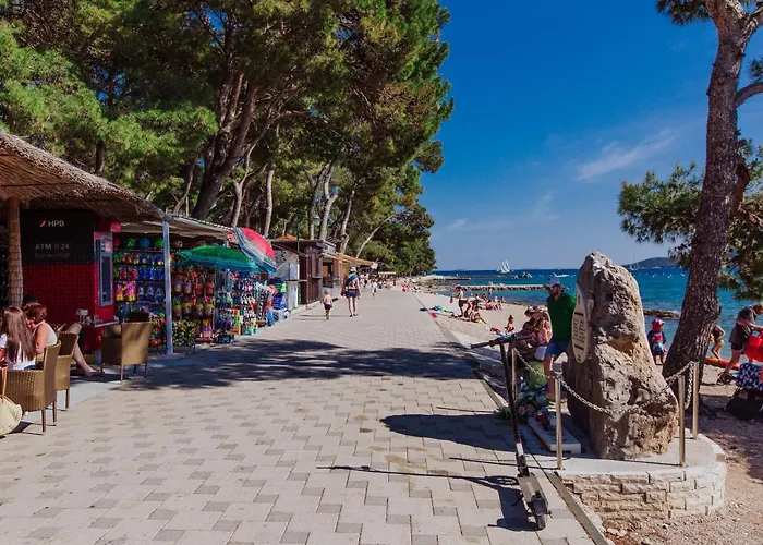 Park Soline Glamping Family Tent Biograd Na Moru