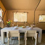 キャンプ場 Park Soline Glamping Family Tent